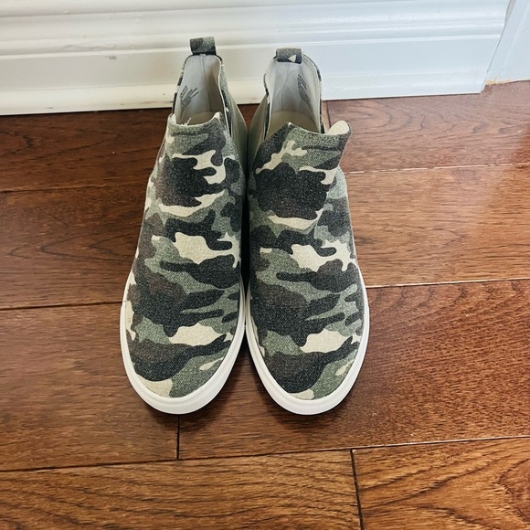 Steve Madden Green and Gray High-Top Sneakers size 8 - Picture 3 of 9